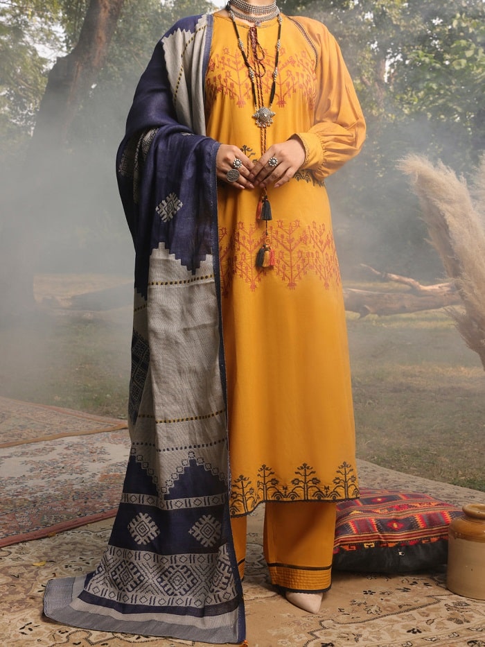 Almirah Winter sale with Price Yellow